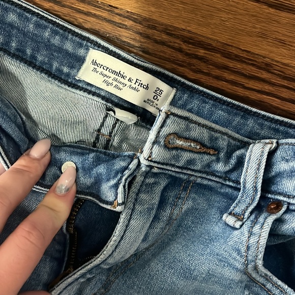 Curve, love, high-rise, skinny Jean - Picture 3 of 3